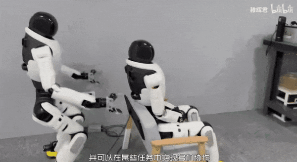 稚暉君機器人神技再現江湖!騎自行車驚呆眾人:又抽象又硬核